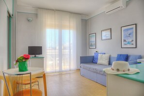 Minibar, in-room safe, desk, cribs/infant beds - Ute (Jesolo)
