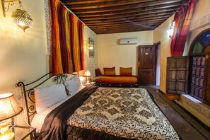 Traditional Twin Room, 1 Bedroom | Premium bedding, blackout drapes, rollaway beds, free WiFi