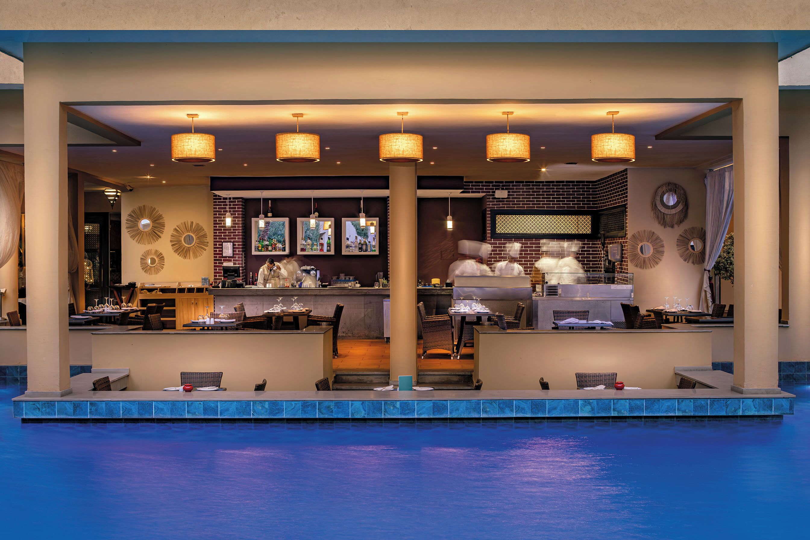 breakfast and dinner served, international cuisine