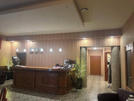 Lobby. Luna Hotel