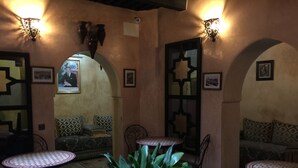Unclassified image, 5 of 13, button - Dar Bargach (Tangier)