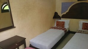 Desk, blackout curtains, free WiFi - Dar Bargach (Tangier)