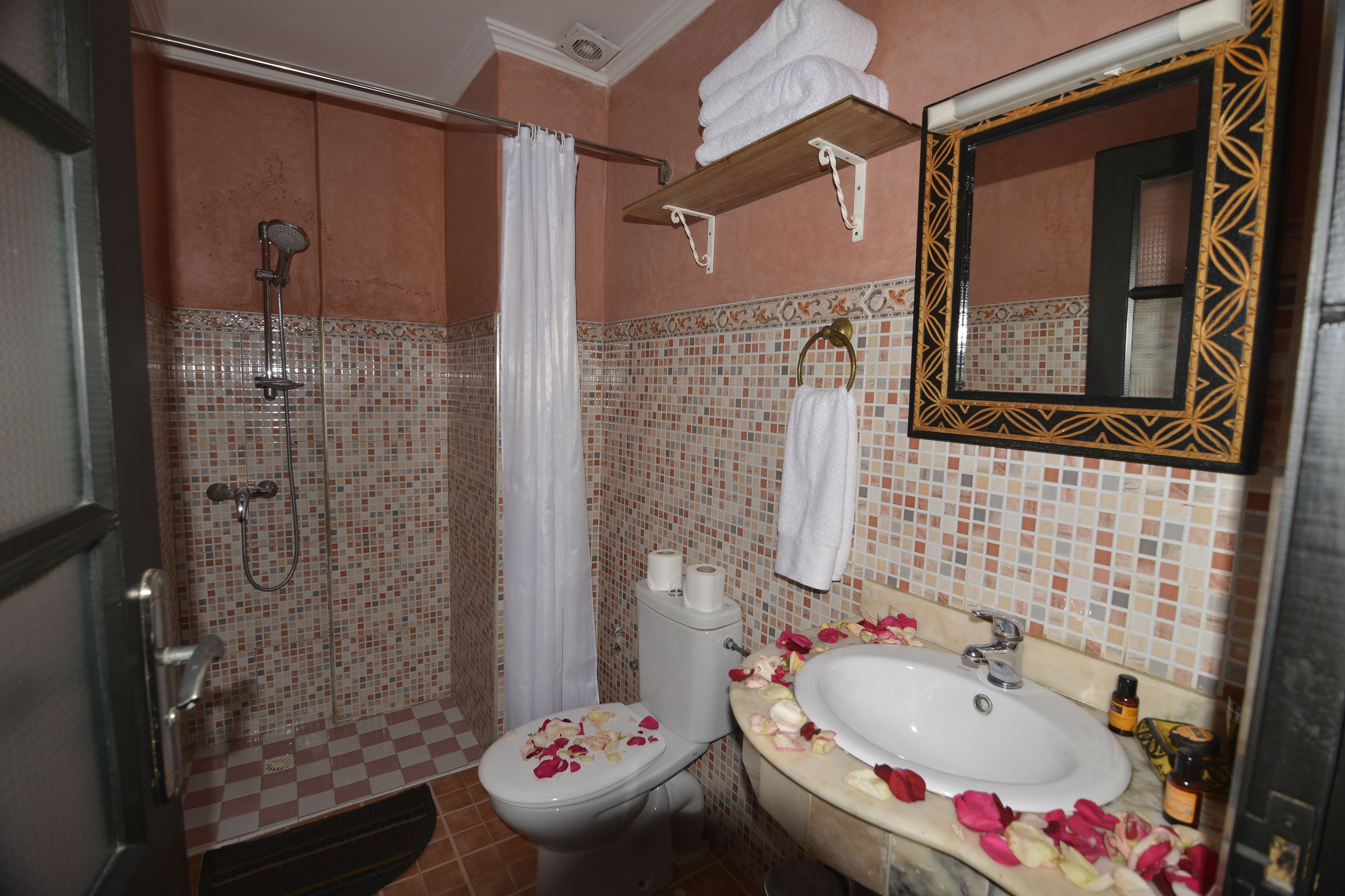 standard twin room, 2 single beds | bathroom | hair dryer, towels