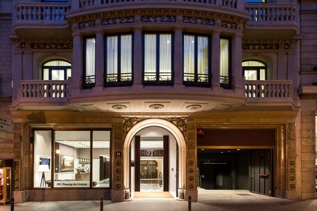 Catalonia Passeig de Gràcia - view 2