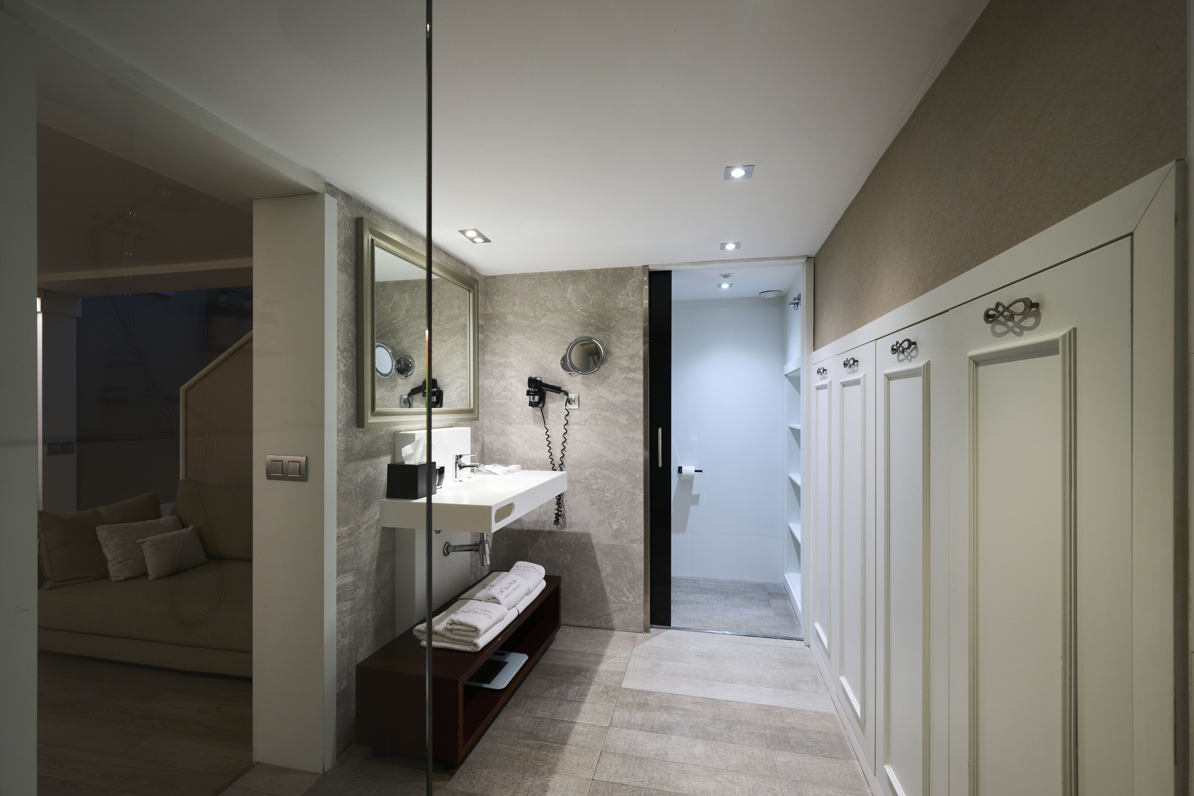 eco-friendly toiletries, hair dryer, towels