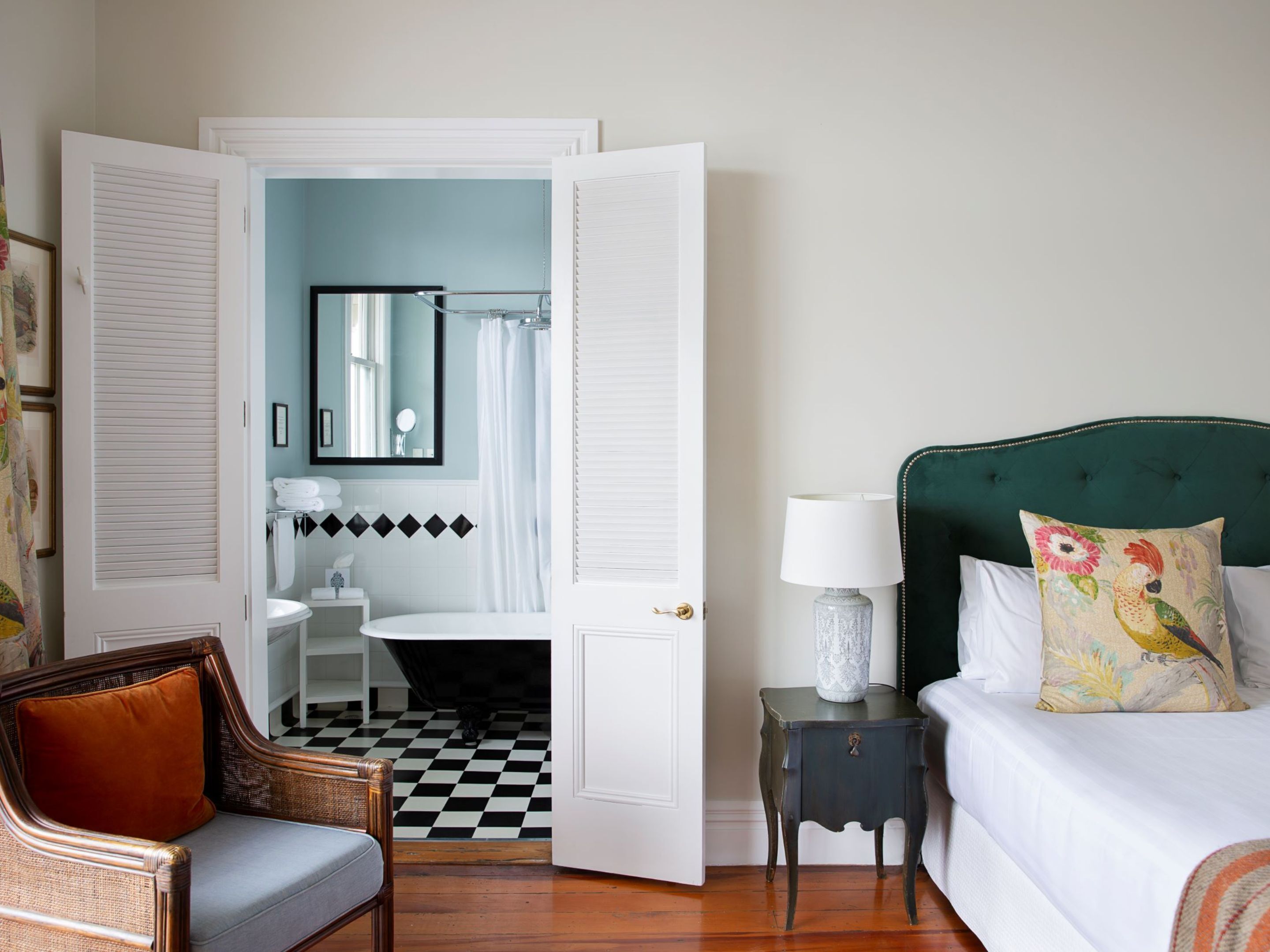 heritage suite | premium bedding, minibar, individually decorated, individually furnished