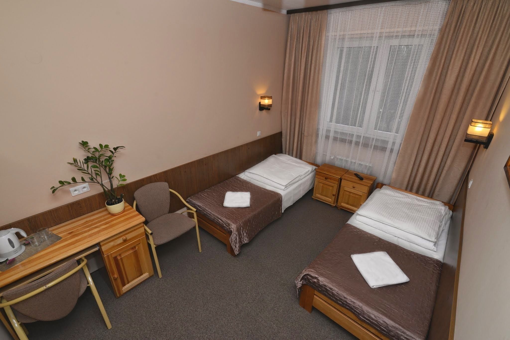double or twin room | desk, iron/ironing board, free wifi, bed sheets