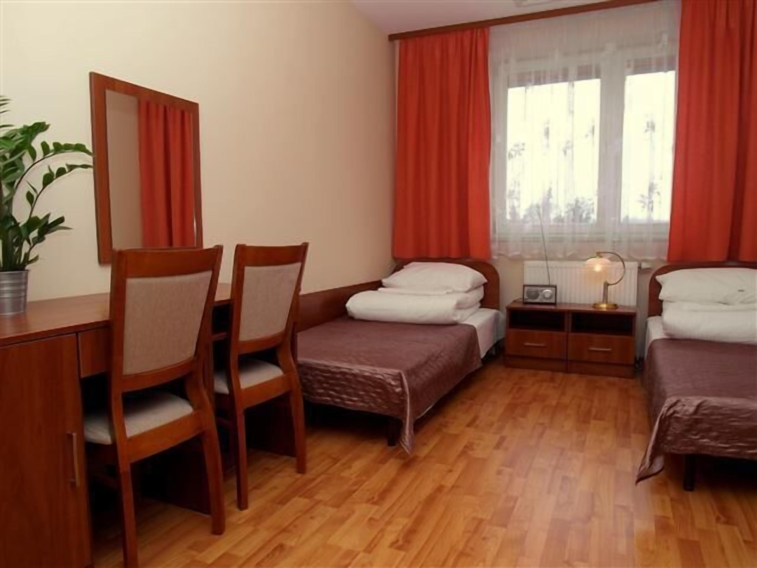superior single room | desk, iron/ironing board, free wifi, bed sheets