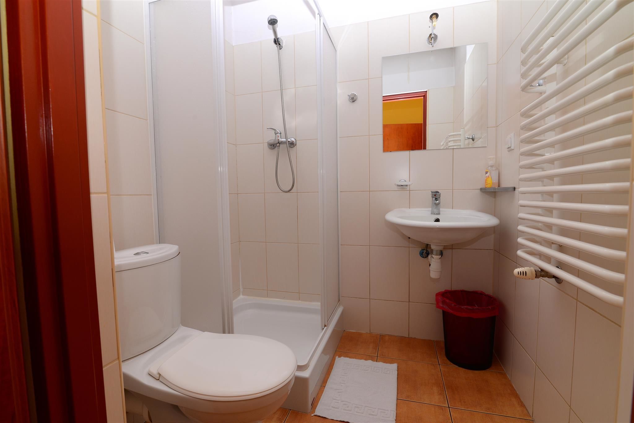 superior twin room | bathroom | shower, towels