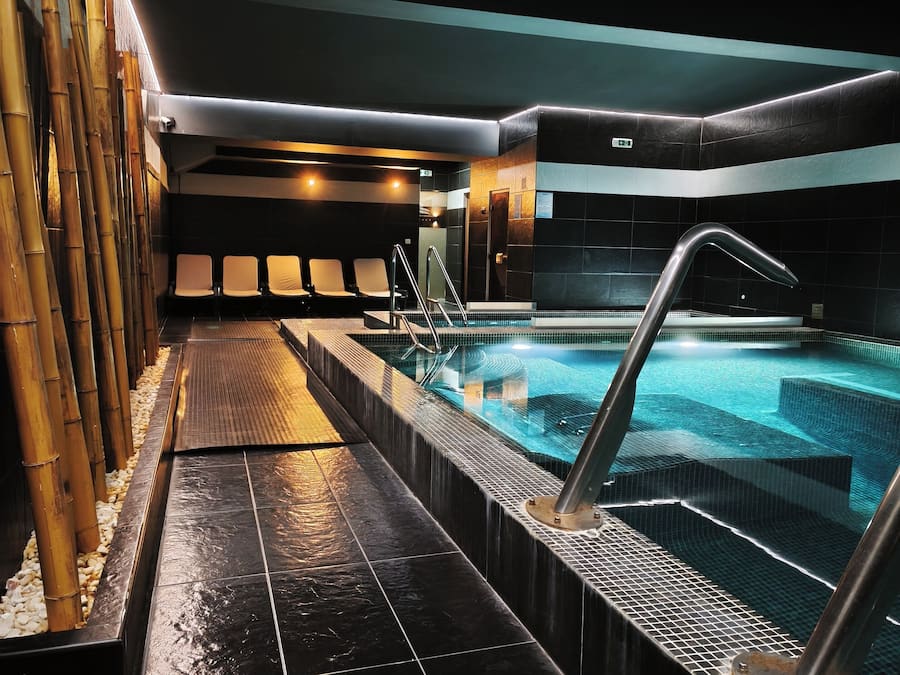 Turkish bath, body treatments, aromatherapy, deep-tissue massages