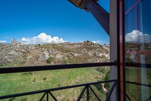 Basic Twin Room (101) | View from room - Miradouro Do Castelo (Melgaço)