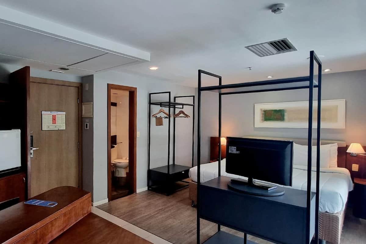 1 phòng ngủ, minibar, két bảo mật tại phòng, bàn