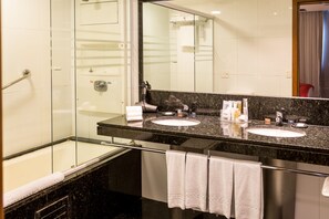 Bathroom - Wyndham Rio Barra (Rio de Janeiro)