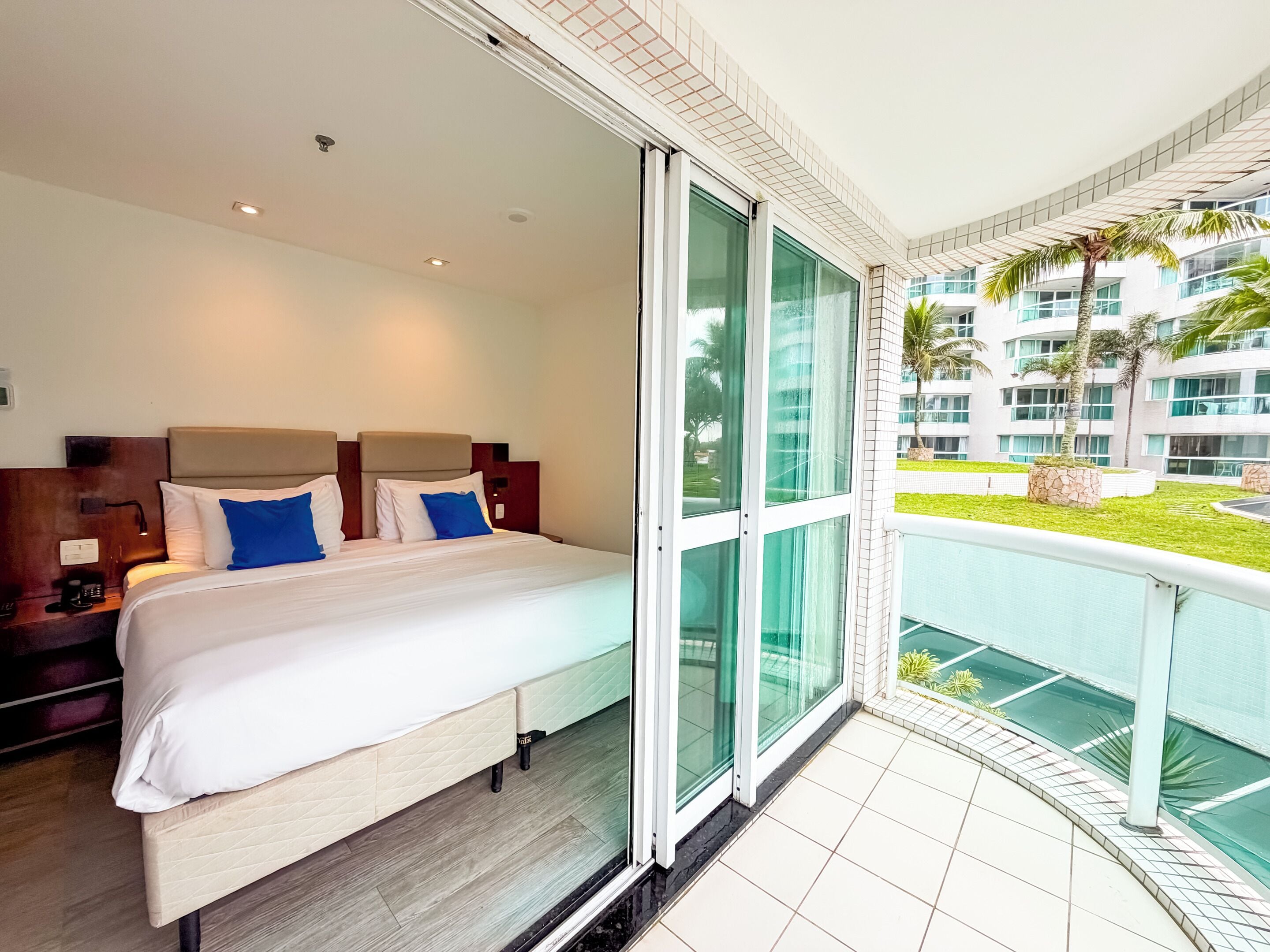 Royal Classic | Minibar, in-room safe, desk, laptop workspace