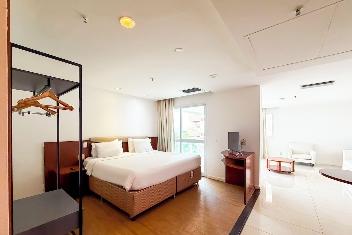 Suite, 1 cama King size (Master) | Minibar, caja de seguridad en la habitación y escritorio