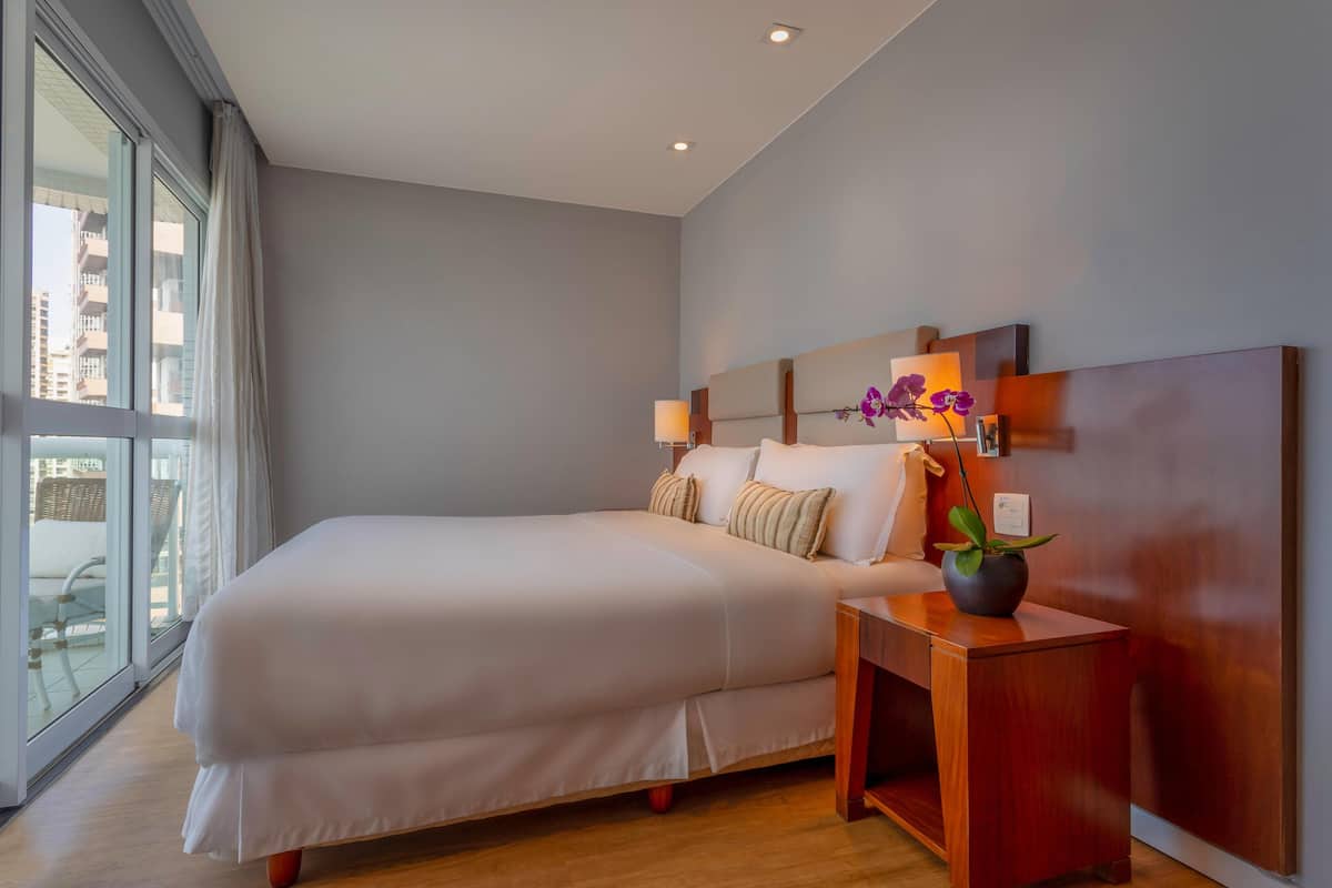 1 phòng ngủ, minibar, két bảo mật tại phòng, bàn