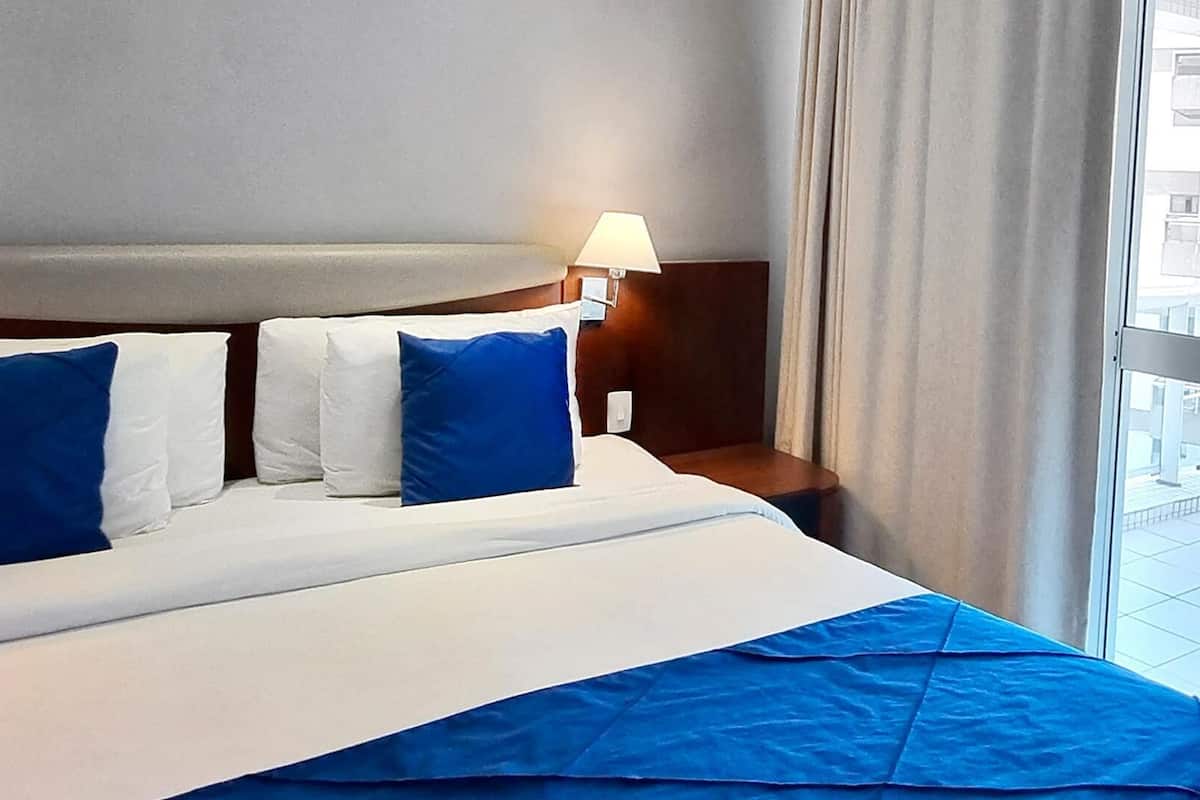 1 phòng ngủ, minibar, két bảo mật tại phòng, bàn