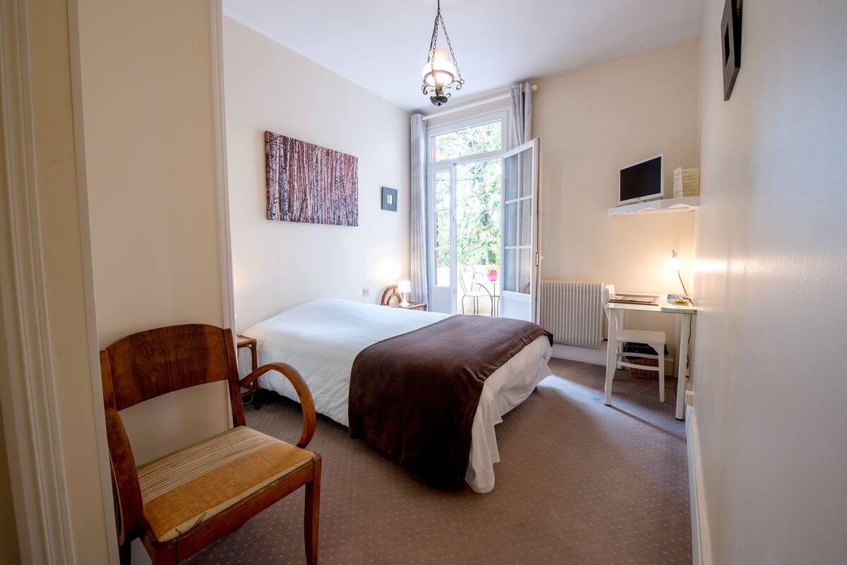 standard double room | desk, free wifi