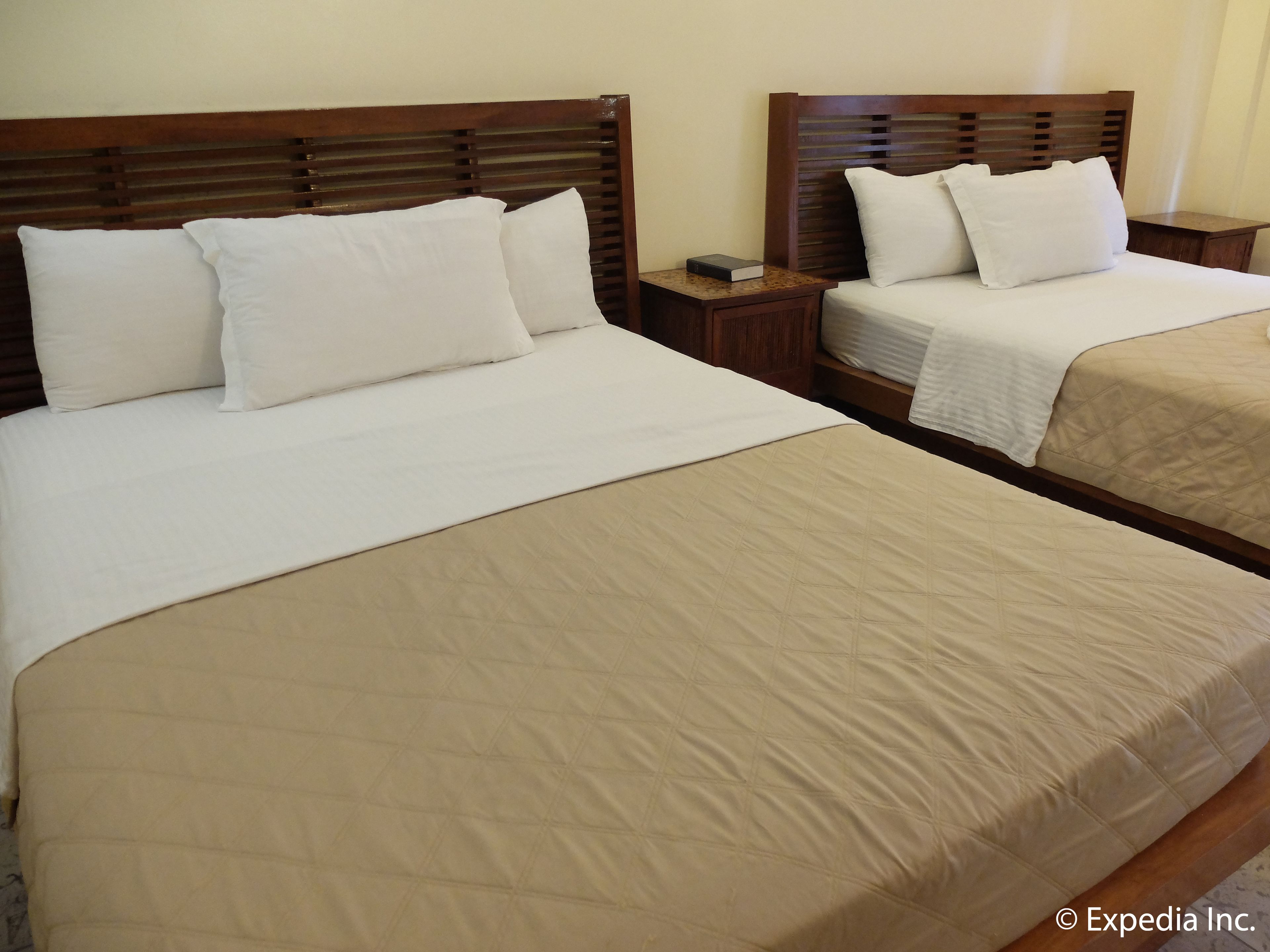 premier room | in-room safe, desk, free cots/infant beds