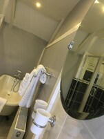 Tek Büyük Yataklı Oda, Banyolu/Duşlu | Kablosuz İnternet 