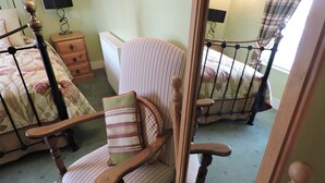 Unclassified image, 2 of 10, button - The Angel B&B (Aylesbury)