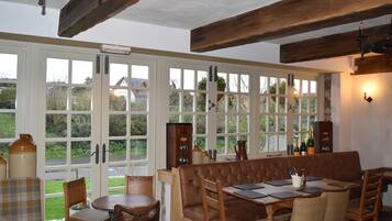 Sudah termasuk sarapan lengkap