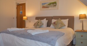 Family Quadruple Room, Ensuite (Room 2) | Individually decorated, desk, soundproofing, iron/ironing board - Three Horseshoes (Barry)