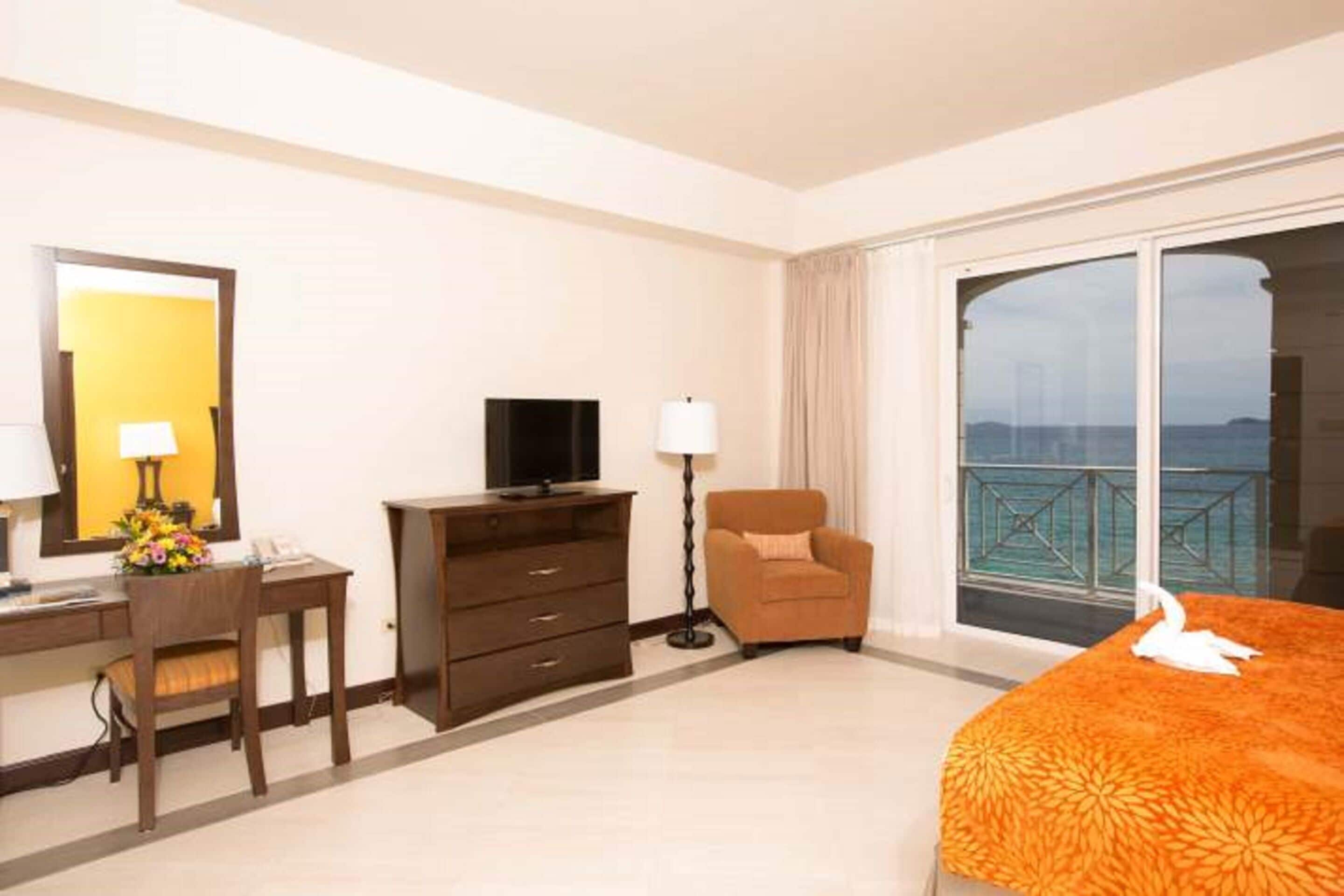 1 bedroom, in-room safe, individually decorated, desk