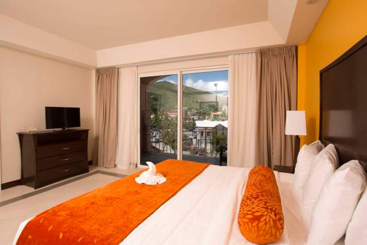 1 bedroom, in-room safe, individually decorated, desk