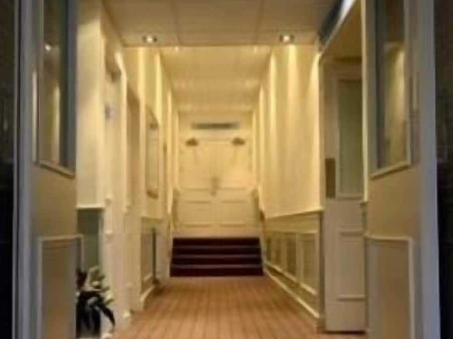 Pintu masuk hartanah