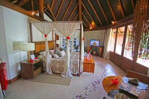 Deluxe Bungalow, 1 Bedroom | Minibar, in-room safe, free WiFi, bed sheets - Pousada Triboju (Fernando de Noronha)