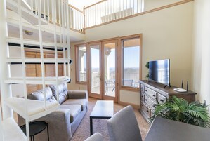 Apt with Balcony & Loft, Mountain Views, Meals & Wellness Activities | Mountain view