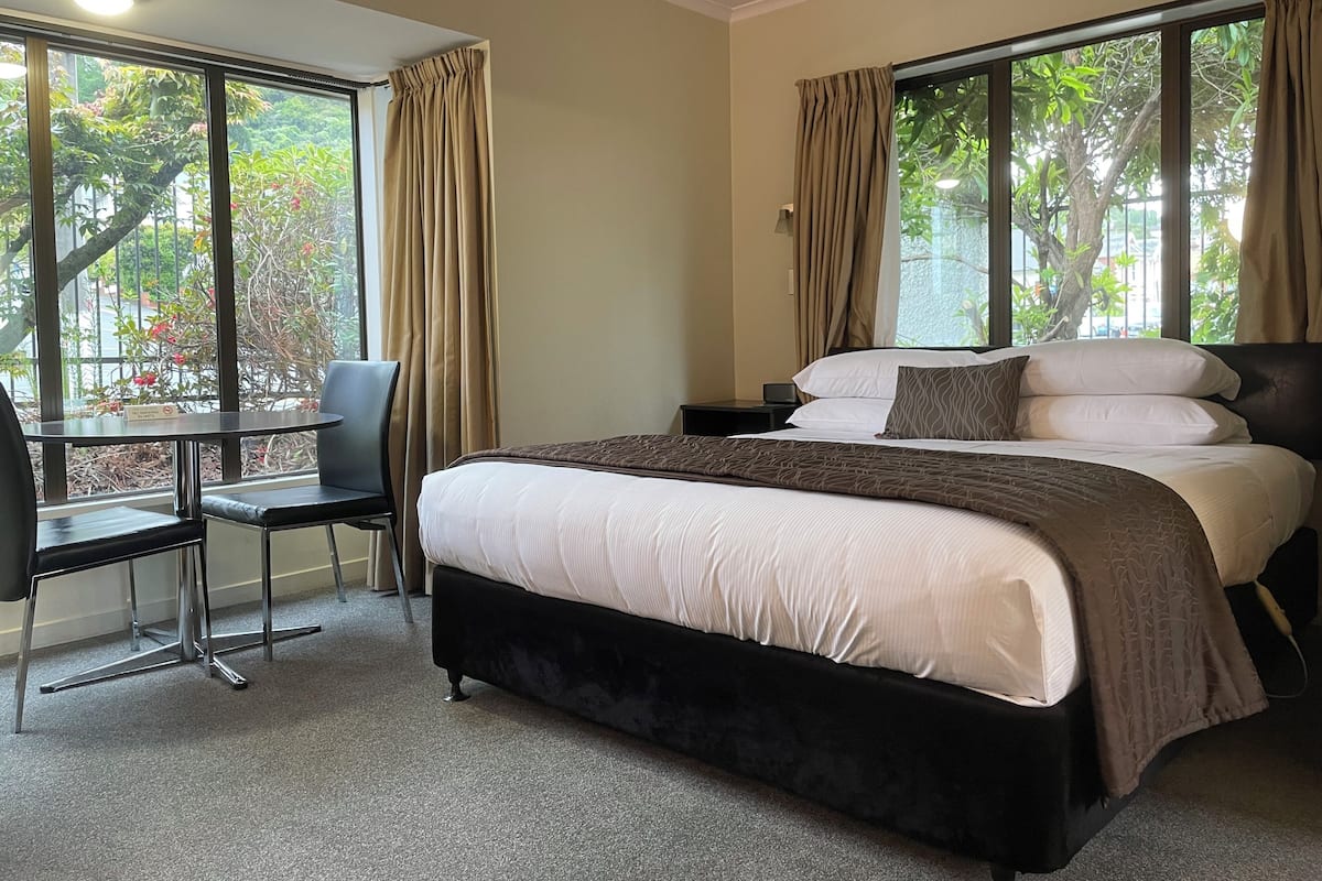 9 - Studio Ground Floor | Premium bedding, in-room safe, desk, soundproofing