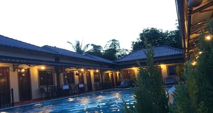 Makara Bungalows