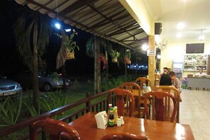 Restaurant - Makara Bungalows (Sihanoukville)
