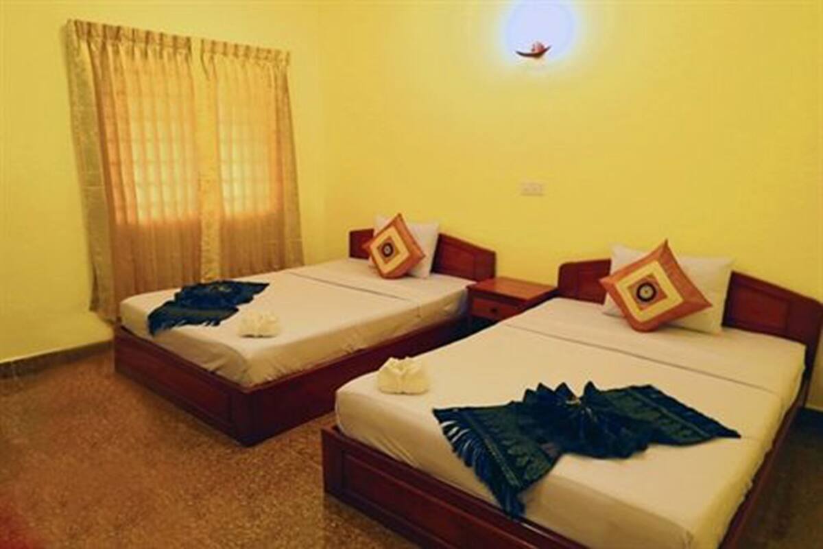 Standard Room | Minibar, in-room safe, desk, WiFi (free)