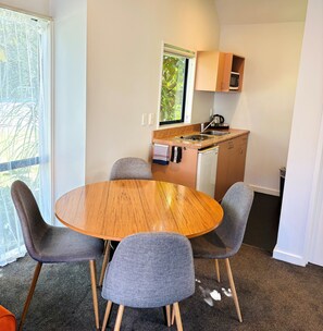 냉장고, 전자레인지, 전기 주전자, 토스터