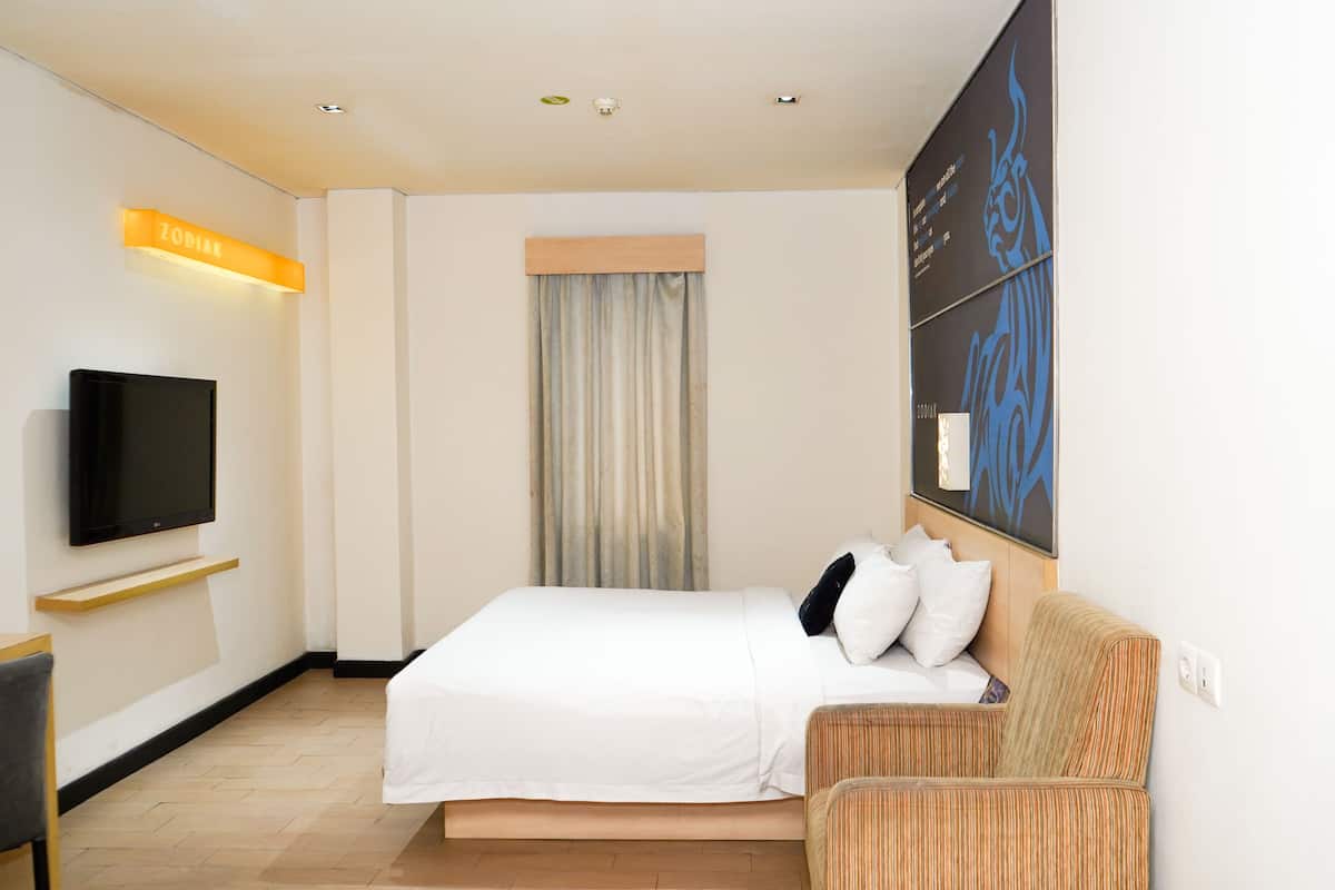 In-room safe, desk, free WiFi, bed sheets