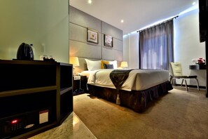 In-room safe, desk, free WiFi - Serela Merdeka Bandung (Bandung)