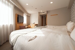Down duvets, desk, laptop workspace, blackout curtains - Richmond Hotel Sapporo Ekimae (Sapporo)