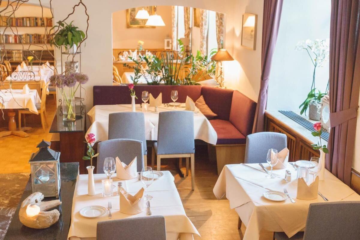 2 restaurants, breakfast, lunch, dinner served; mediterranean cuisine