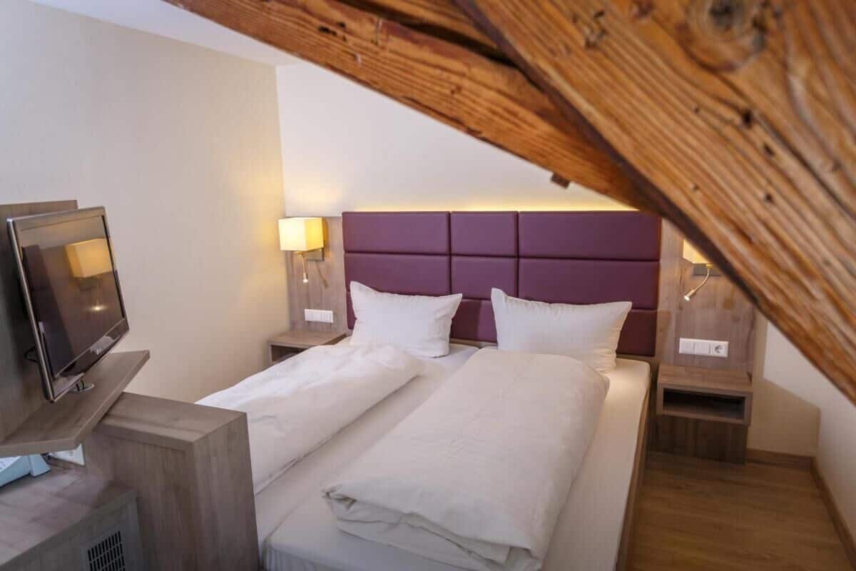 in-room safe, desk, free wifi, bed sheets