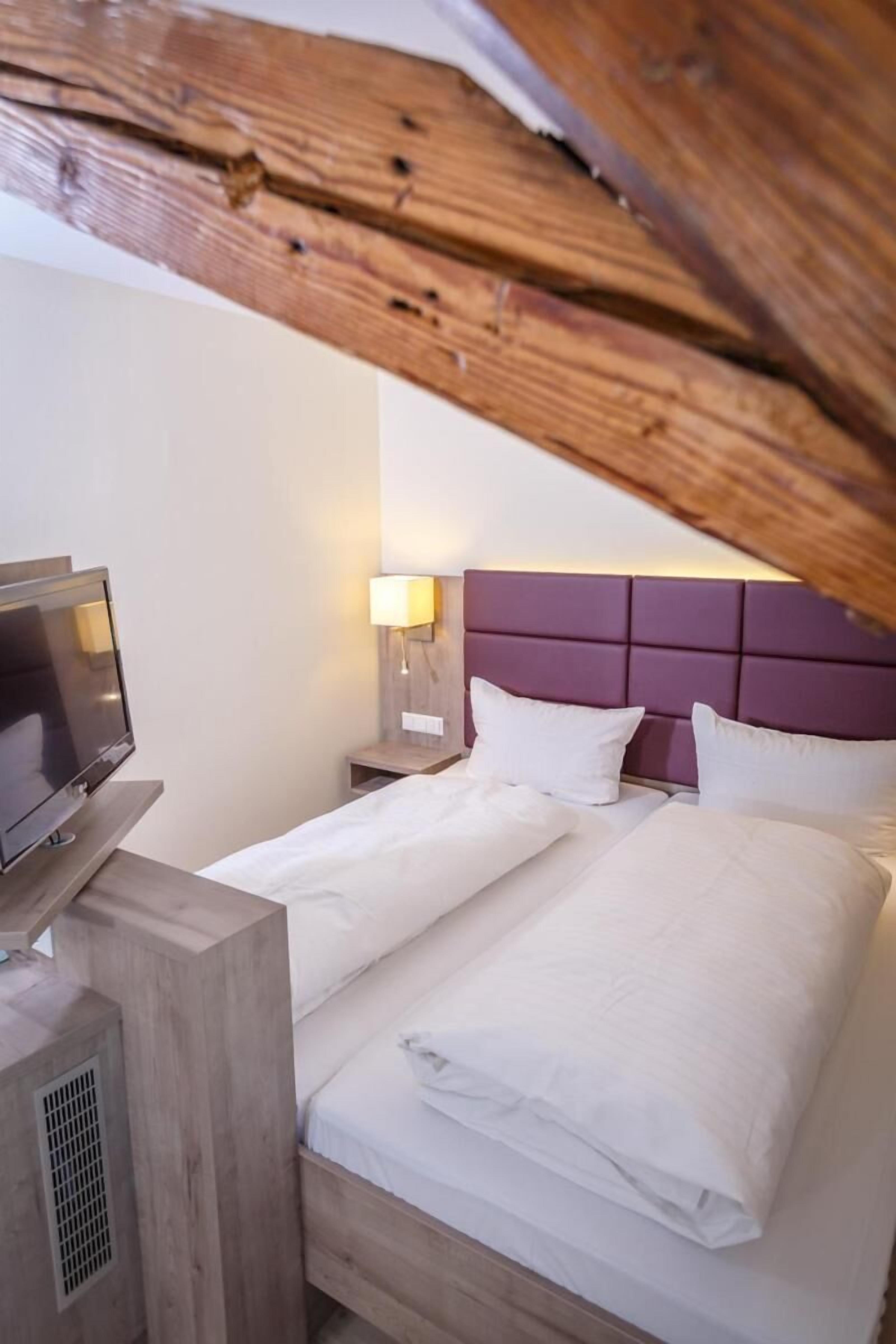 in-room safe, desk, free wifi, bed sheets