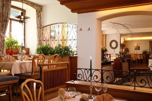 Interior - Sternen Hotel & Restaurant (Uhldingen-Muehlhofen)