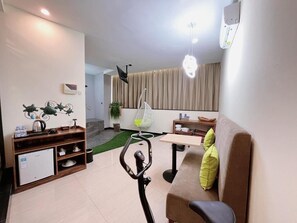 Presidential Suite Room Ubud Heaven | Gratis minibar, pengeskab på værelset, skrivebord, strygejern/strygebræt