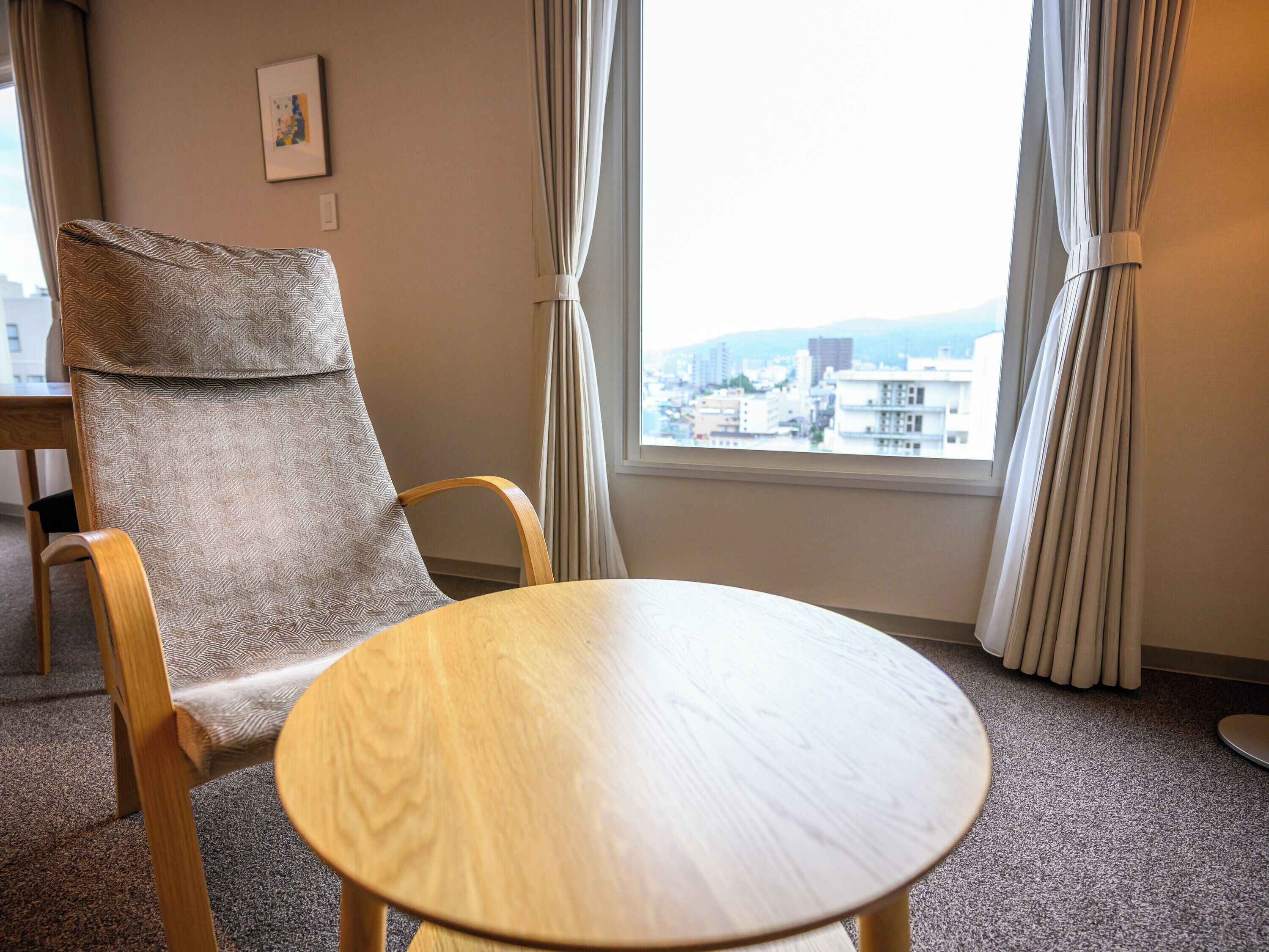 1 bedroom, down duvets, desk, soundproofing