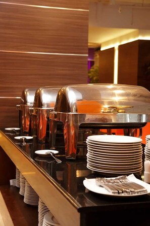 Breakfast buffet - U Stay Hotel Mangga Besar (Jakarta)