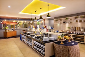 Desayuno buffet todos los días (con cargo)