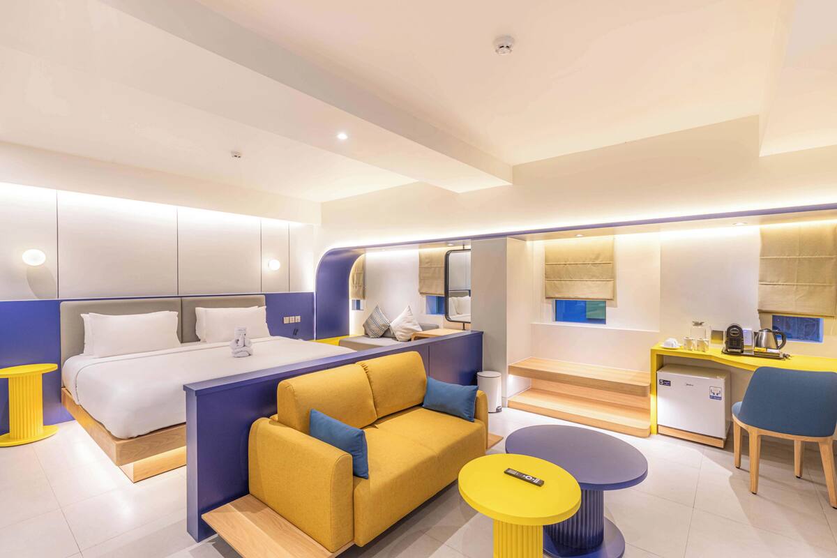 Suite | Minibar, in-room safe, desk, iron/ironing board (on request)