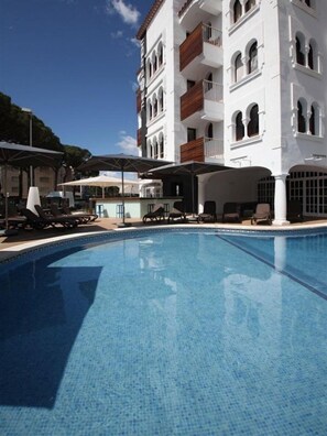 Outdoor pool - The Element (Cambrils)